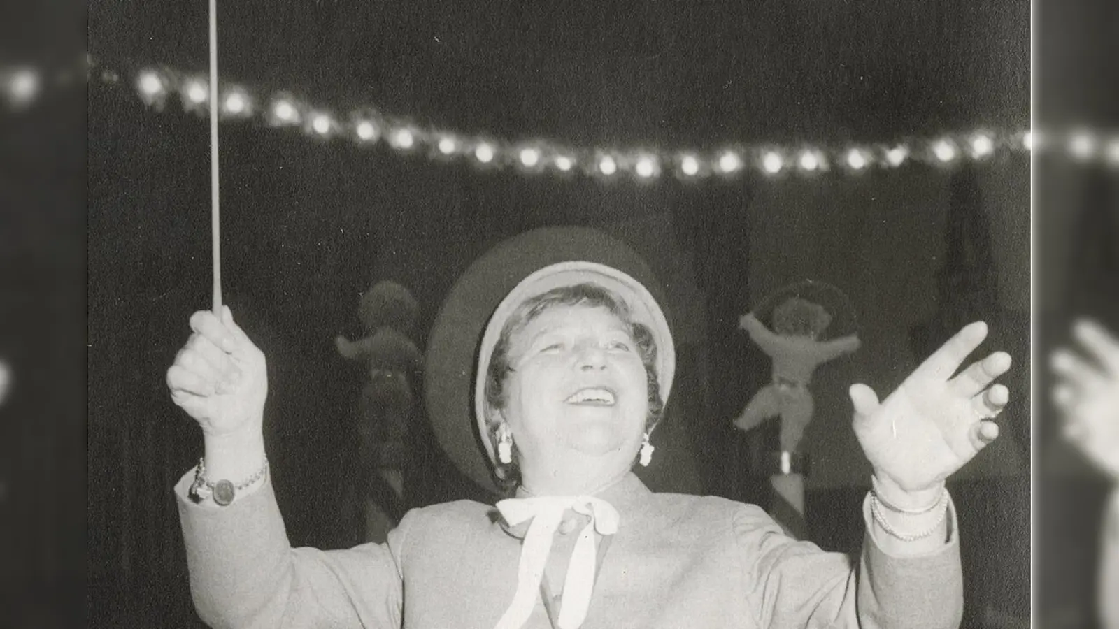 Auch nach dem Tod von Karl Valentin trat Liesl Karlstadt weiter auf. Zu ihrer Solokarriere gibt es jetzt online neue Sammlungen zu sehen.  (F.: © Valentin-Karlstadt-Musäum, München )