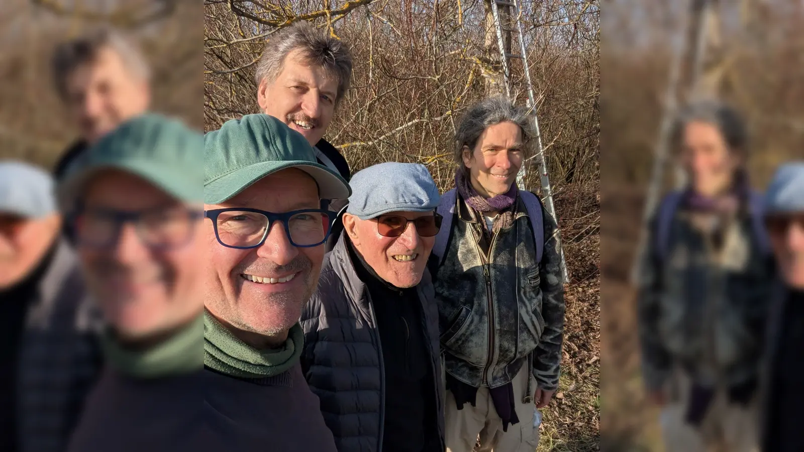Bei der Nistkastenaktion des Bund Naturschutz in Unterhaching (v. l.): Stefan König, Gerhard Müller, Horst Mildner und Haldor Neumann. (Foto: sk)