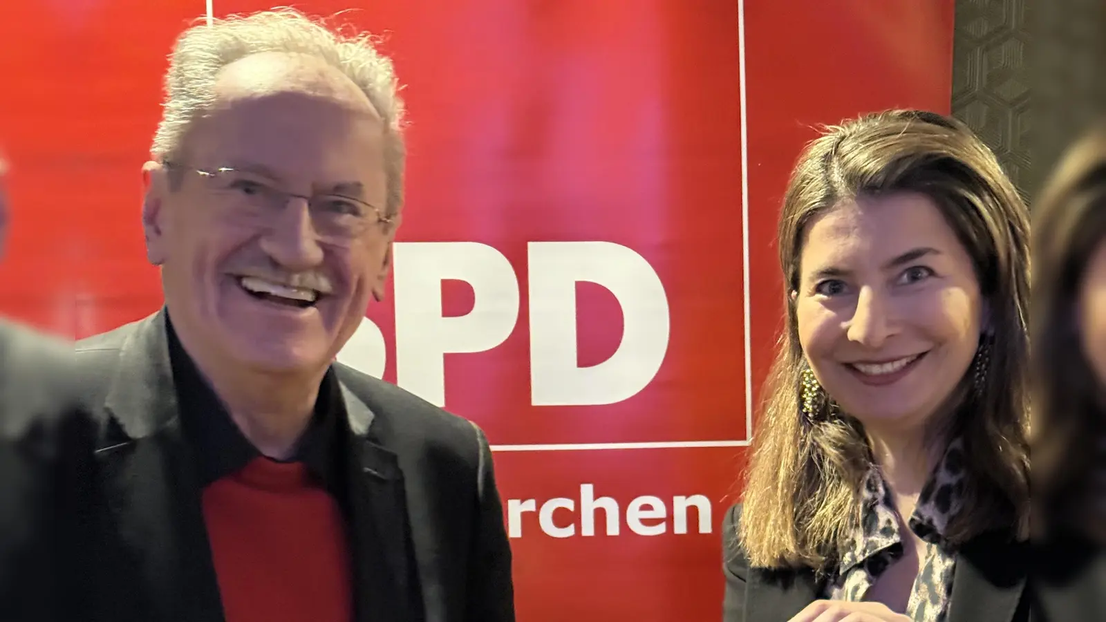 Bürgermeisterkandidatin Naciye Özsu und Alt-OB Christian Ude. (Foto: SPD)