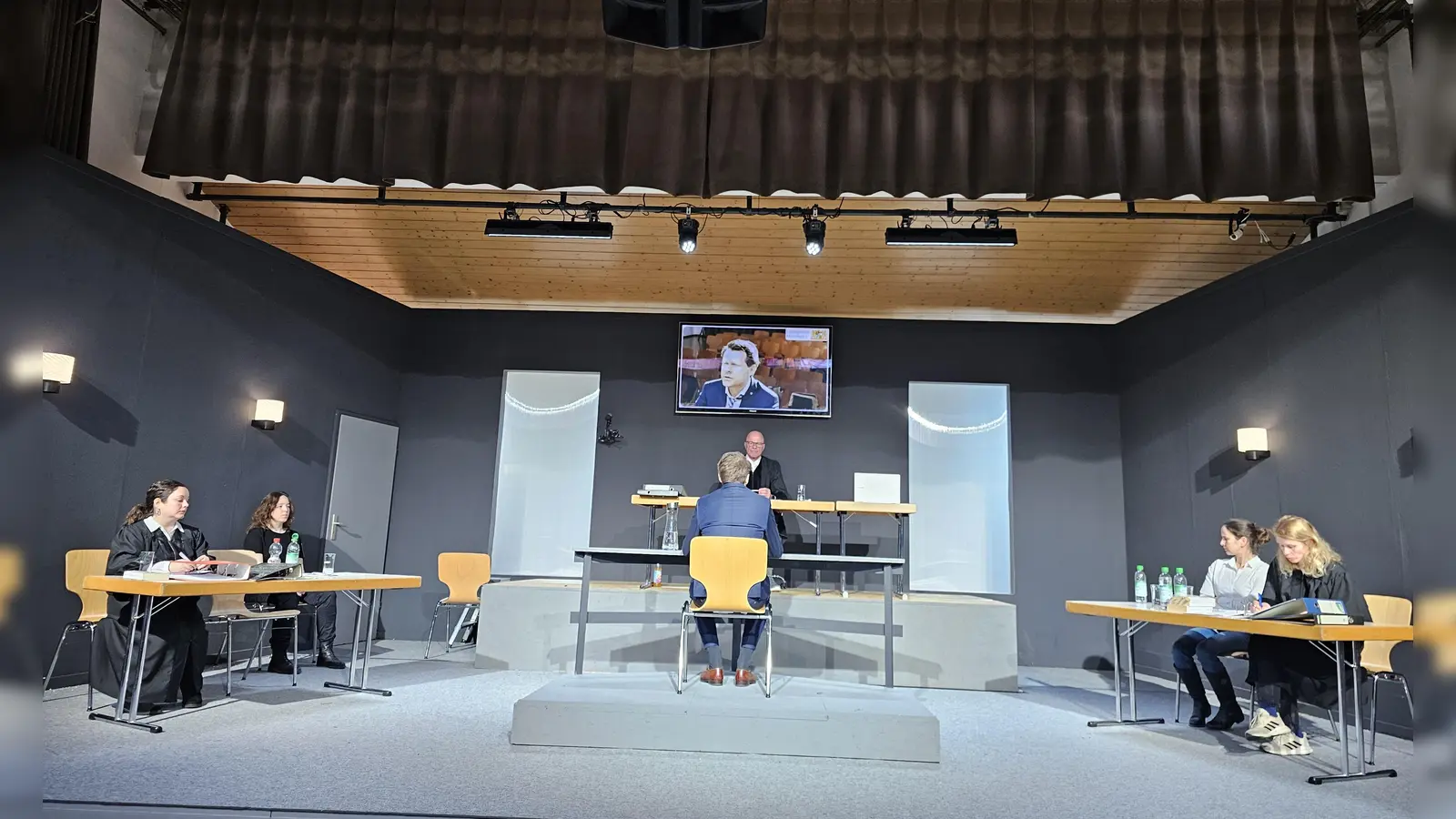 Mit ihrem neuen Stück wirft die Bühne Moosburg eine moralische Frage in den Raum. (Foto: John)