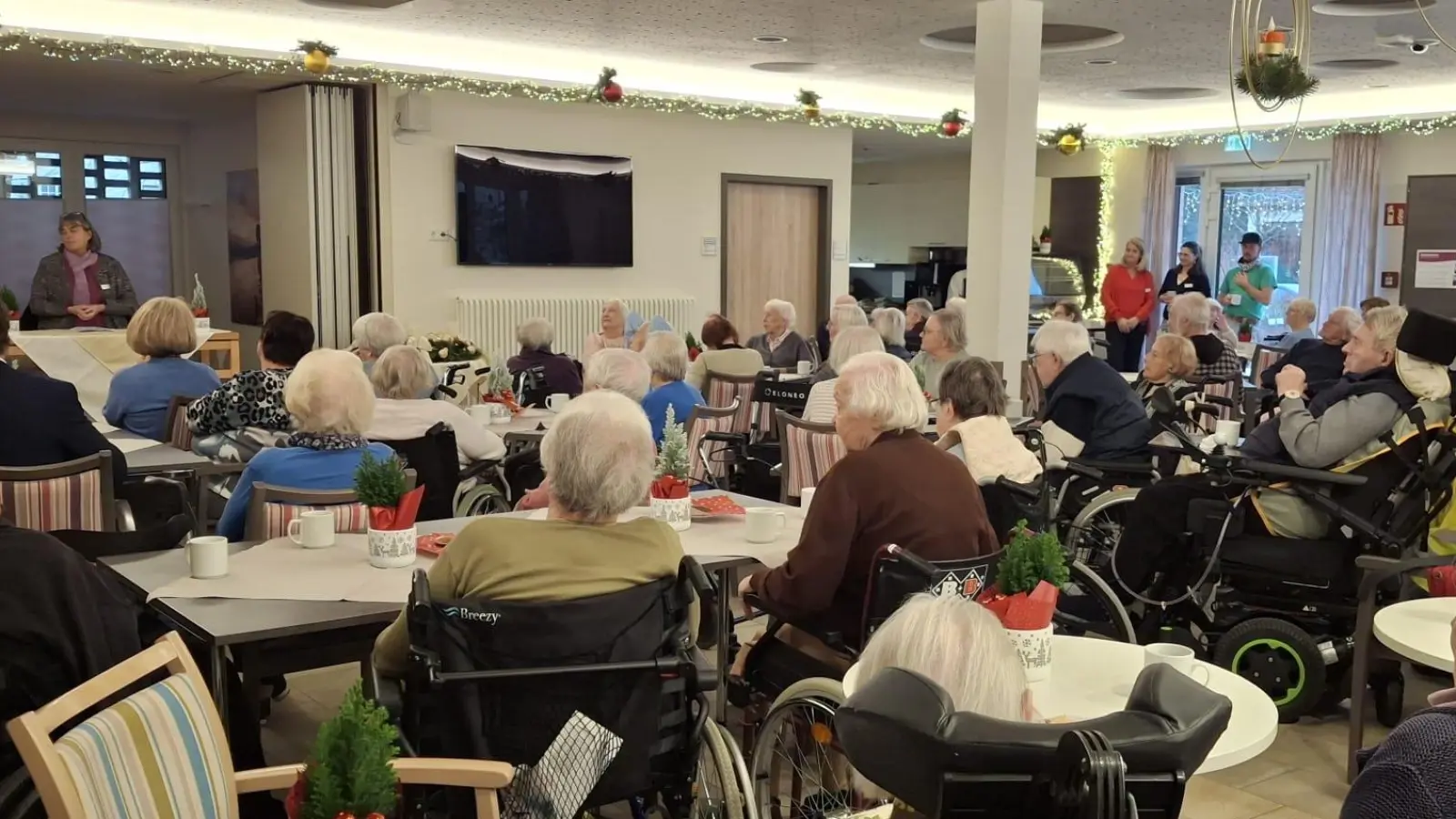 Der Adventsnachmittag im Maria-Stadler-Haus sollte den Seniorinnen und Senioren Freude bereiten. (Foto: privat)