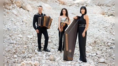 Entführen in einen großen experimentellen Klangraum: „cordes y butons”. (Foto: Martina Jaider)