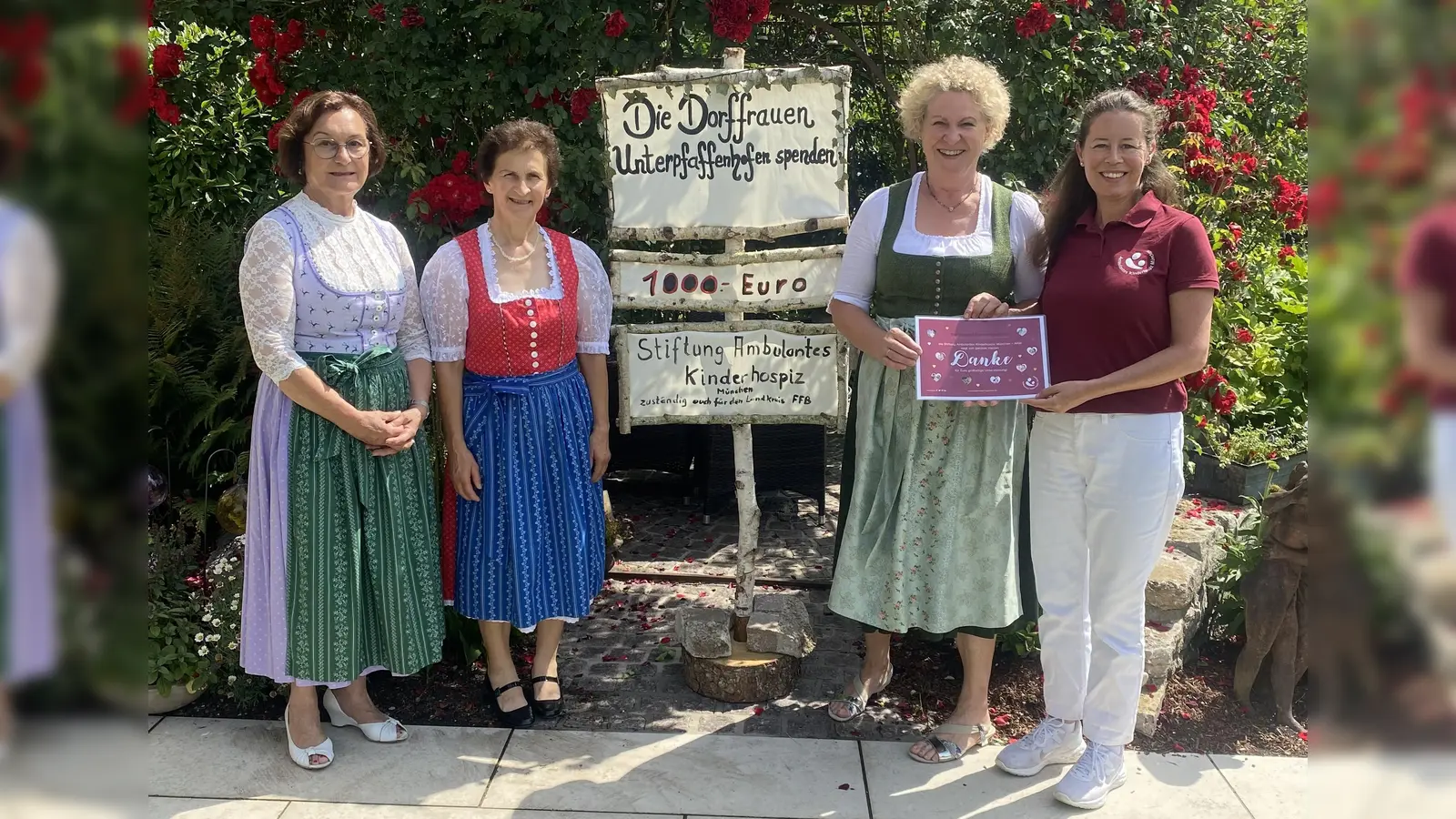 Mit dem Verkauf von Kaffee und Kuchen konnten die Dorffrauen eine unglaubliche Summe für die Stiftung sammeln. (Foto: Stiftung Ambulantes Kinderhospiz München)
