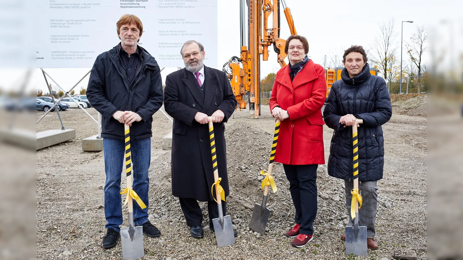 Andreas Nies, Architekt Büro h4a, Helmut Aschl, technischer Geschäftsführer der MRG, 3. Bürgermeisterin Christine Strobl und Stadtschulrätin Beatrix Zurek<br> (Foto: E. Mosoni/MRG)