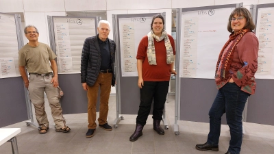 Präsentieren die rund 500 Namensvorschläge (von links): Tobias Maier, Walter Hilger, Kira Kniffka und Barbara Epple vom Heideflächenverein. (Foto: Heideflächenverein)
