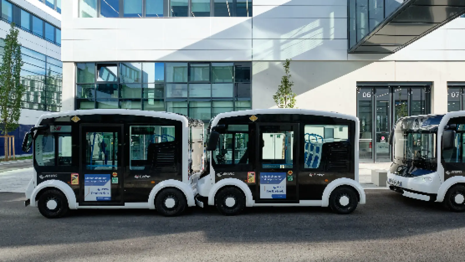 Die Elektro-Kleinbusse können bedarfsweise im Verband gekuppelt oder einzeln fahren. (Foto: SWM/MVG)