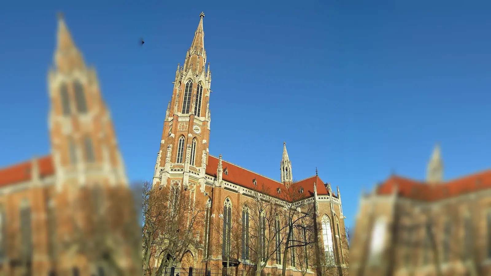 Die älteste Pfarrkirche Giesings ist die Kirche Heilig Kreuz am Giesinger Berg. (Foto: Winfried Eckardt)