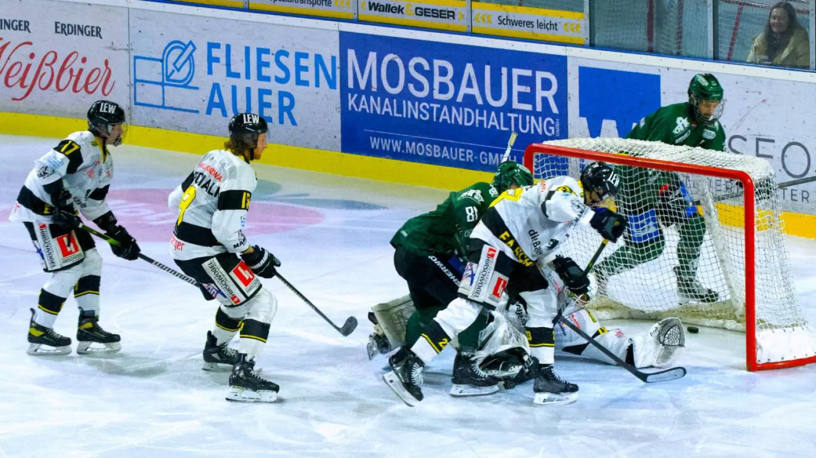 Das 1:0 durch Maximilian Forster im Spiel gegen die EA Schongau. Endstand 10:0. (Foto: Erding Gladiators)