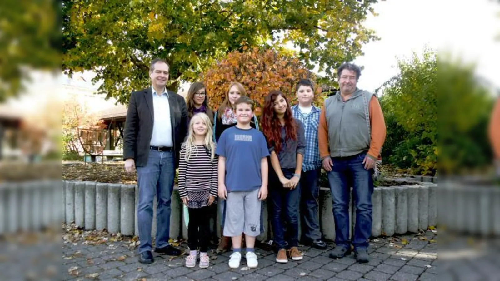 Die neuen Schülersprecher der Wörther Ortererschule, zusammen mit Schulleiter Michael Oberhofer (links) und Verbindungslehrer Peter Dachgruber.   	 (Foto: Schule)